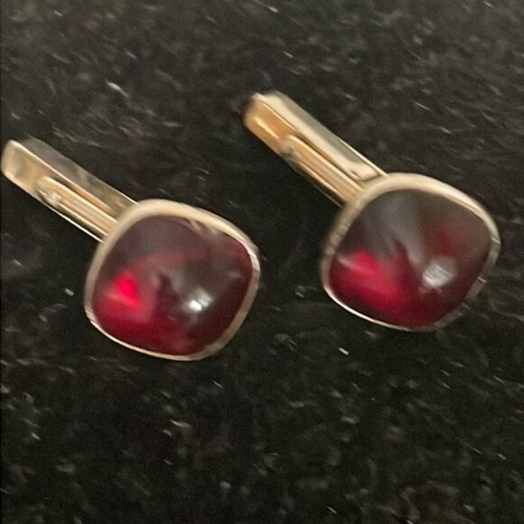 RARE Vintage 1950 MCM Swank antique brass domed red lucite whale back cuff links - Picture 5 of 16